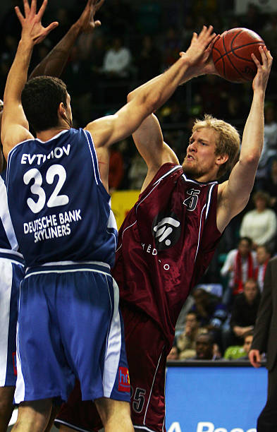 浦陷入被动 浦陷入被动