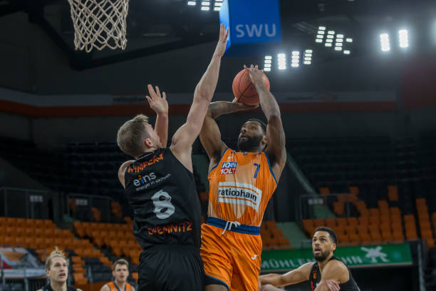 尤其是在面 尤其是在面