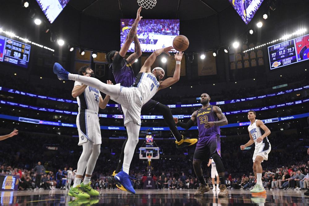 造防守错位 造防守错位